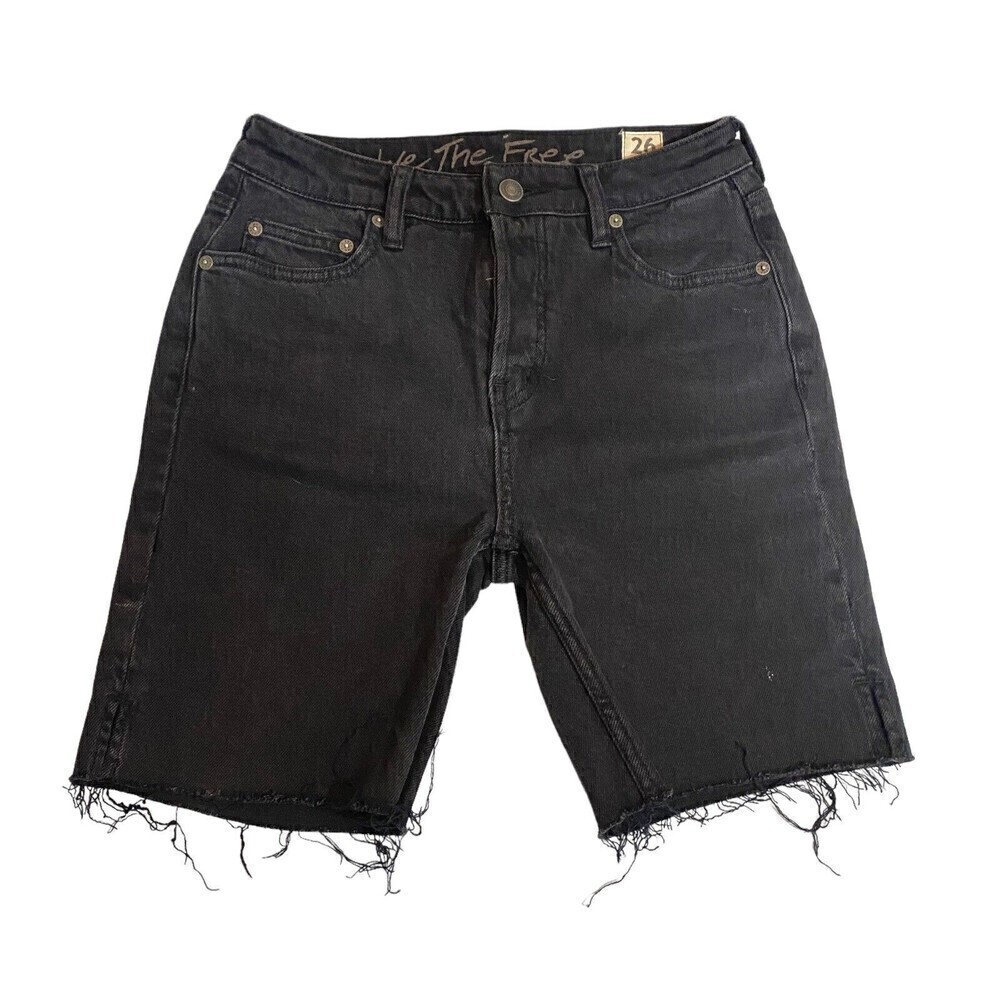 We The Free People Black Avery cut off jean shorts walking Bermuda Size‎ 26